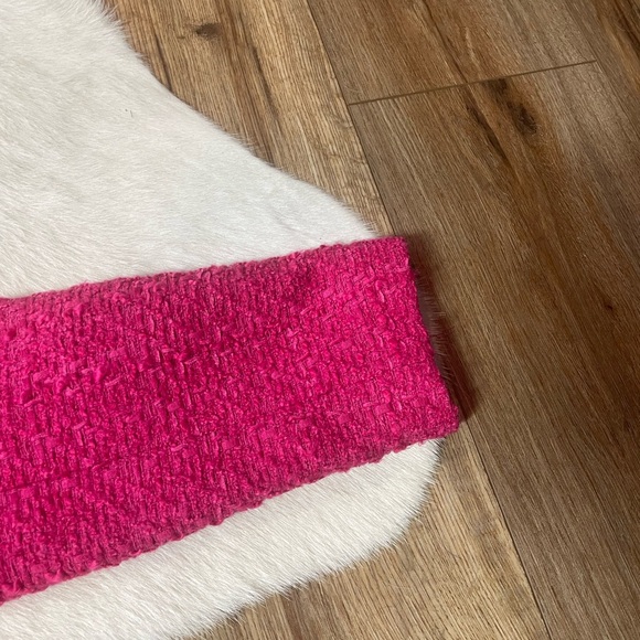 Rachel Zoe pink tweed blazer is a vibrant and stylish cropped jacket - Picture 9 of 10